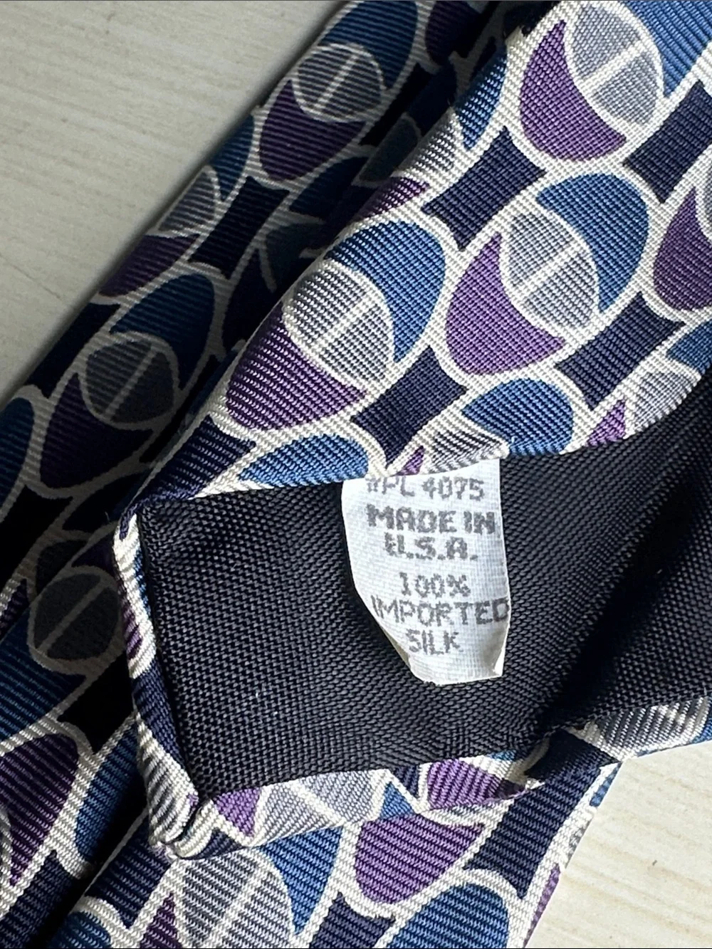 Oscar de la Renta Men's Geometric Pattern Silk Tie in Navy and Purple